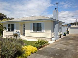 Immaculate Beachfront Beachouse