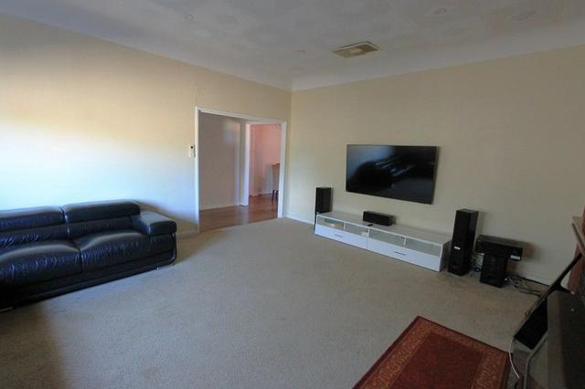 2 Hill St, WA 6415