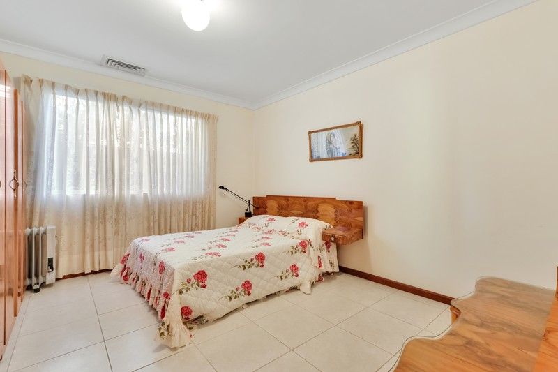 https://images.allhomes.com.au/property/photo/35ad8ed2e0c33903597620dbd974820c_hd.jpg