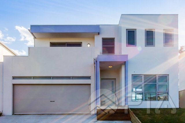 /8 Boorea Way, NSW 2163