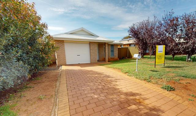 6A & 6B Thornett Place, NSW 2830