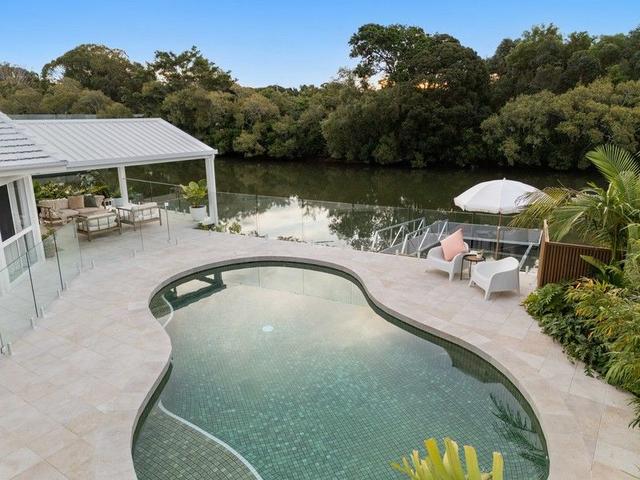 272 Nineteenth  Avenue, QLD 4221