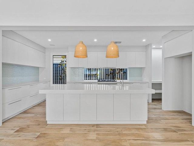 9 Barracoota Loop, WA 6180
