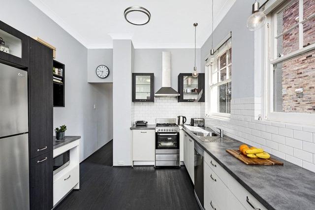2/21 Waiwera Street, NSW 2060