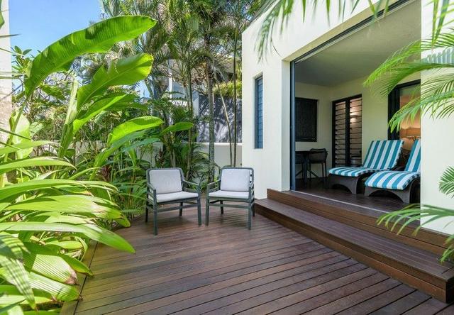 10 Peninsula/9-13 Esplanade, QLD 4877