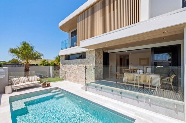 2 Biota Court, QLD 4221
