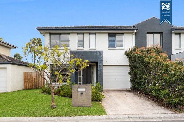7 Whitfield Parade, NSW 2170