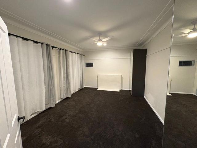8 John St, NSW 2760