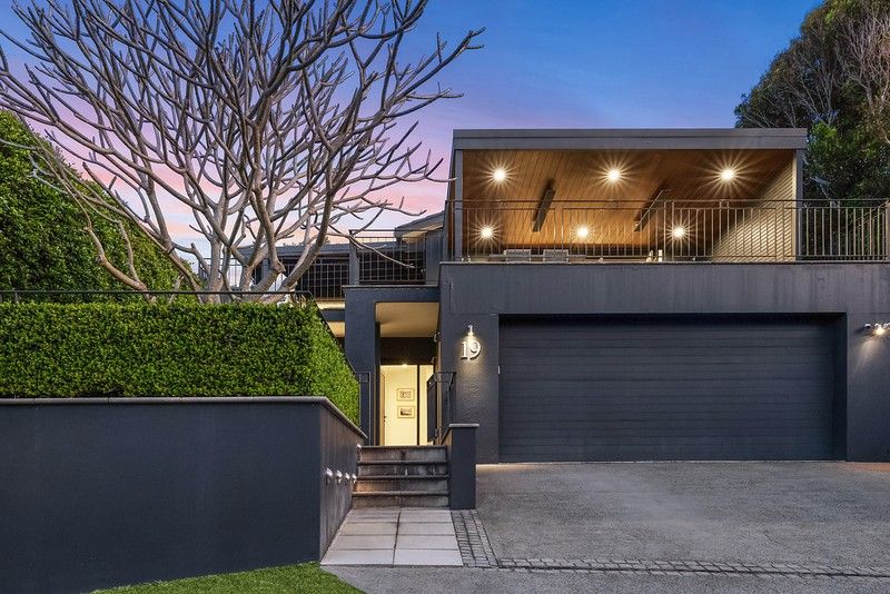 https://images.allhomes.com.au/property/photo/36352670a0062db8189424b9aa952e31_hd.jpg