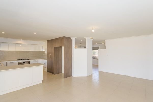 8 McLernon Place, WA 6164