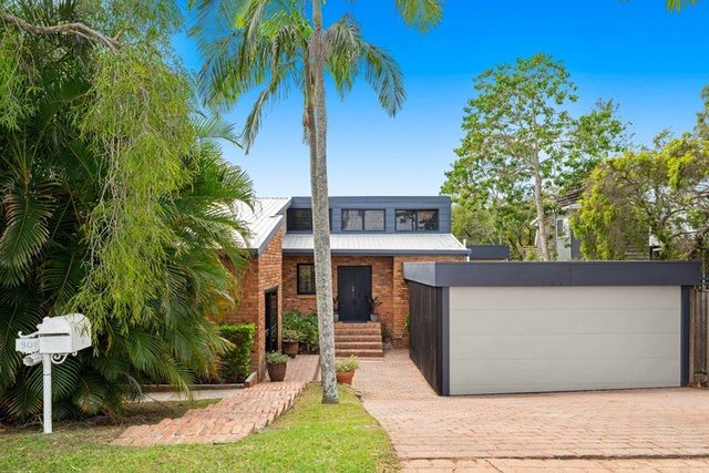 808 Cavendish Road, QLD 4121