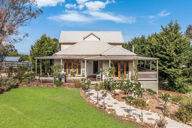 11 Roberts Street, VIC 3463