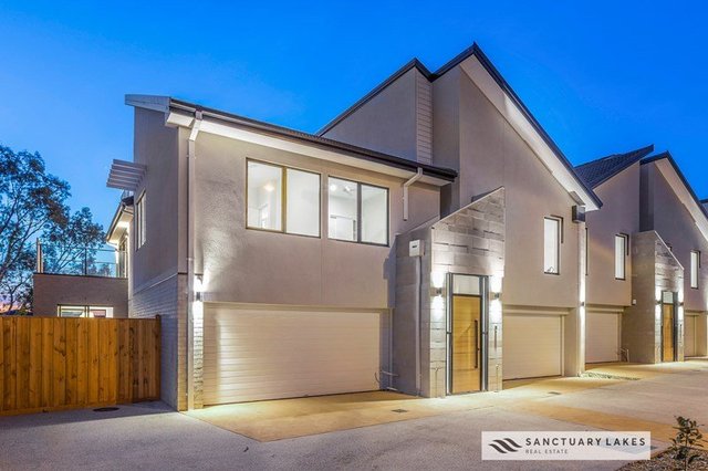 208 Sanctuary Lakes North  Boulevard, VIC 3030