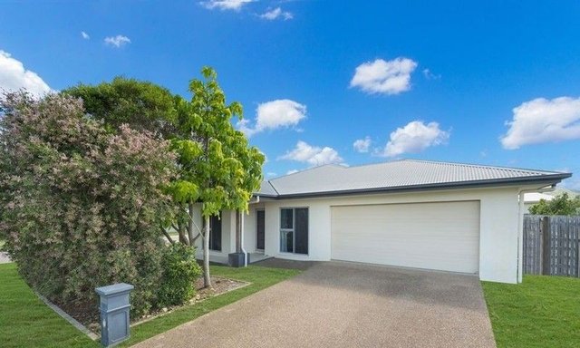 2 Doyles  Circuit, QLD 4815