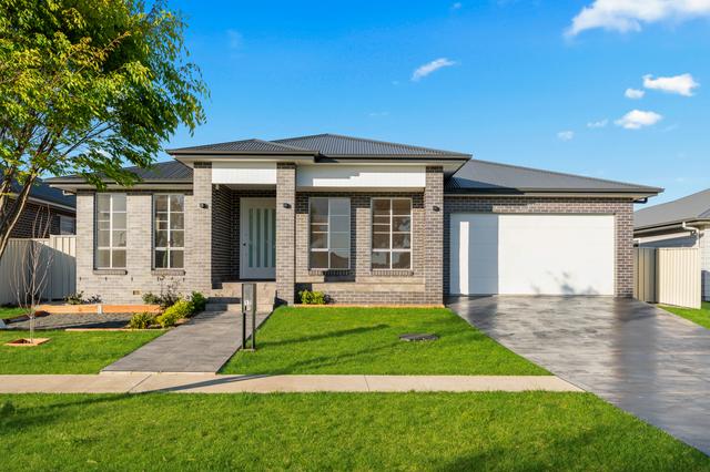 17 Quiberon Way, NSW 2580