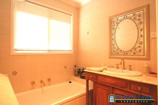 Bathroom (2006-03-23)