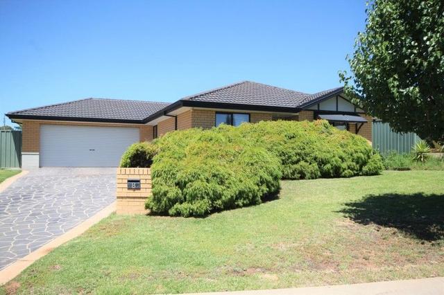 8 Teak Close, NSW 2651