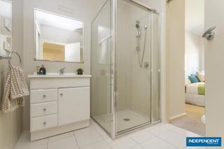 Bathroom (2016-10-25)