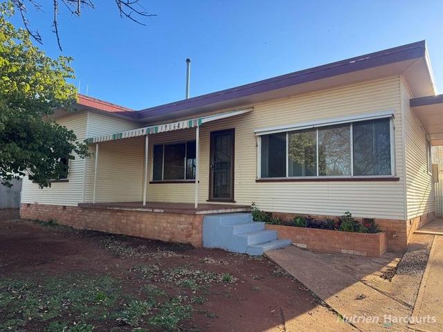 11 Snelson Street, NSW 2835
