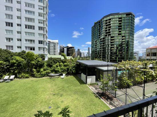 8/83 O'Connell Street, QLD 4169