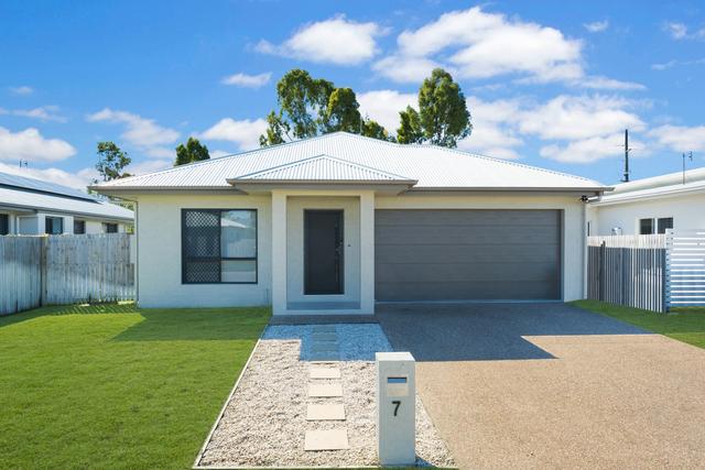7 Claret Close, QLD 4815