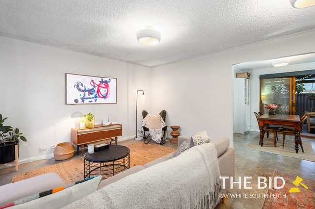 4/90 Robert Street, WA 6152