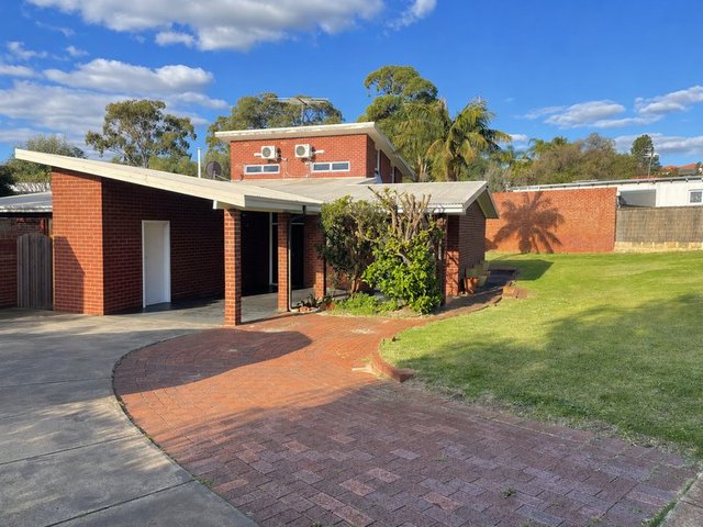 12 Goonang Road, WA 6015