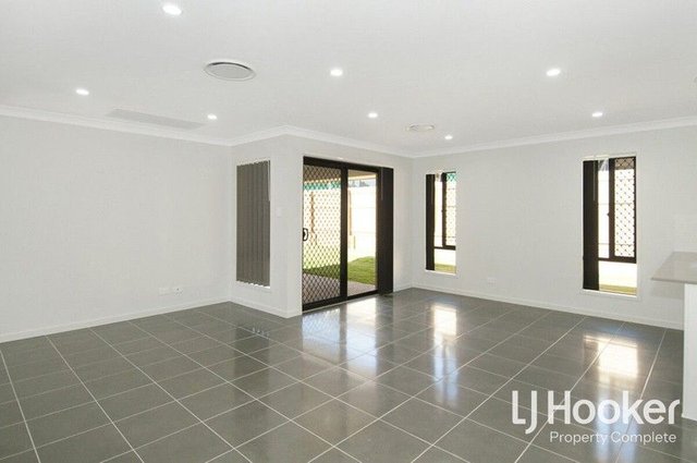 6 Olivine Circuit, QLD 4207