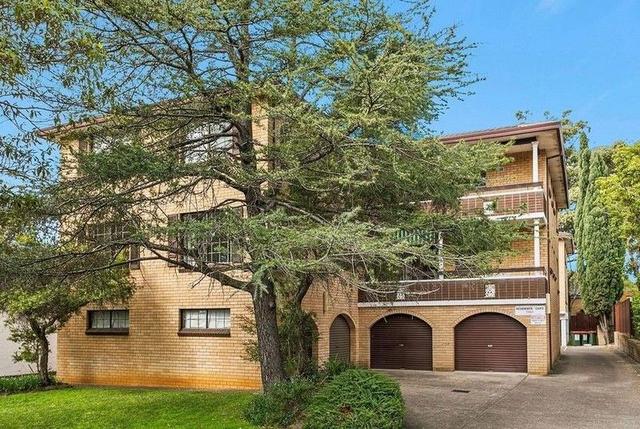 8/3 Gladstone Street, NSW 2207