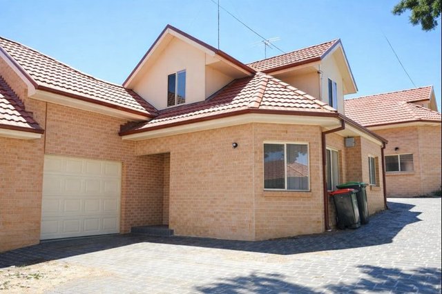 2/18 Lethridge  Street, NSW 2760