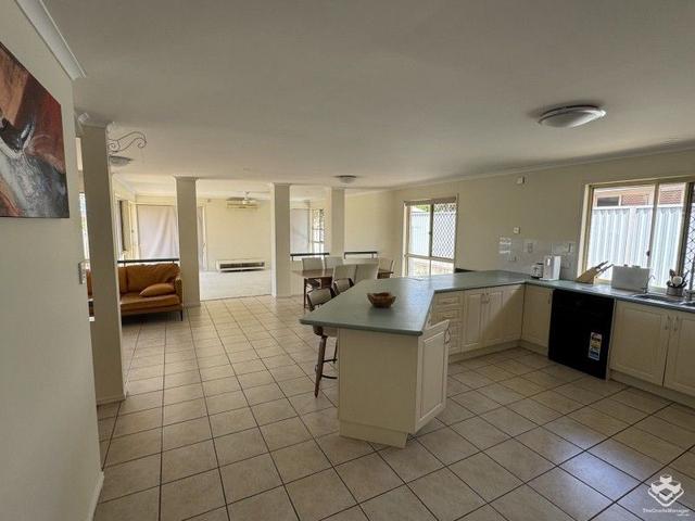 30 Hummingbird Crescent, QLD 4122