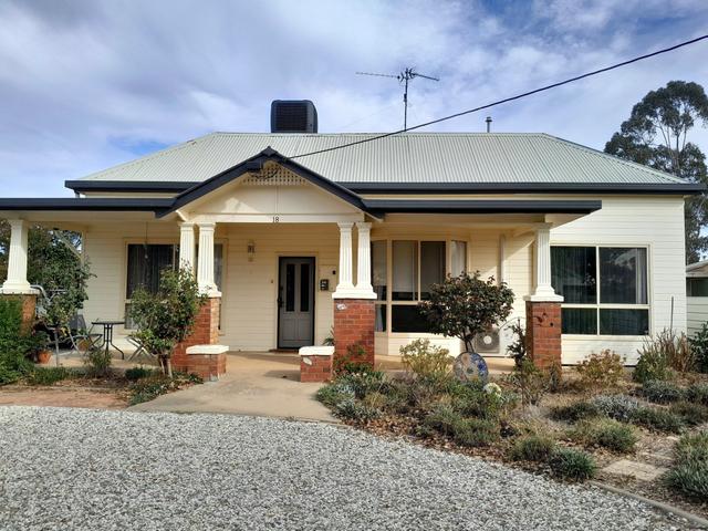 18 Ryrie Street, VIC 3623