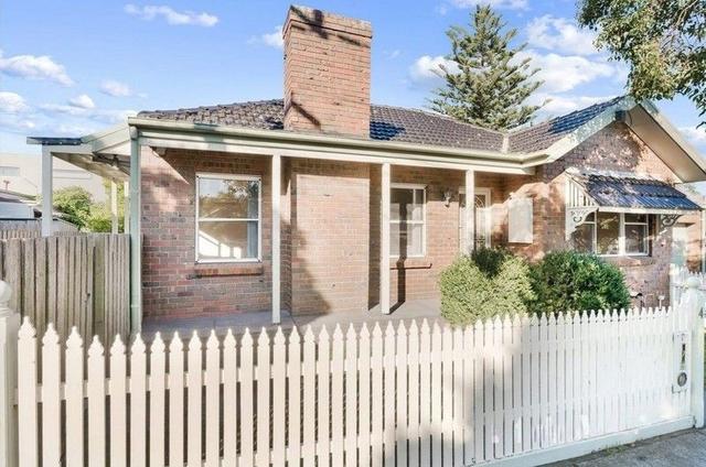 4 Robeson Street, VIC 3072