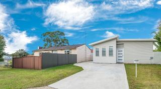 2 bedroom grannyflat 19a Barellan Avenue Dapto