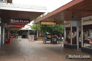 Dickson Shops (2008-01-15)