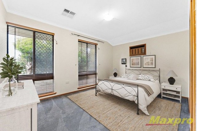 12 Glencairn Way, WA 6147