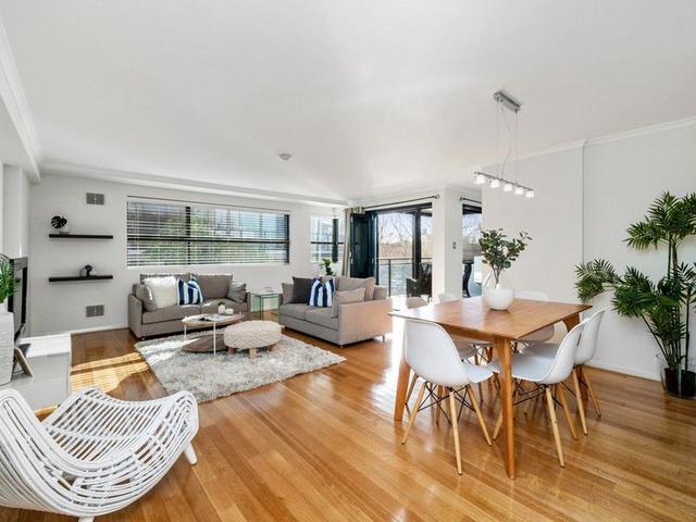 10/82 Royal Street, WA 6004