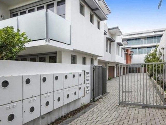 4/111 Summers Street, WA 6000