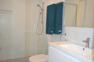 Bathroom (2018-10-20)