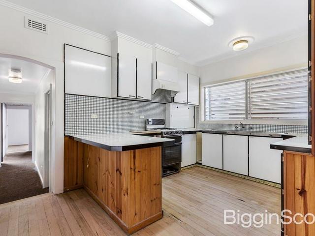 43 Lindenow Street, VIC 3012