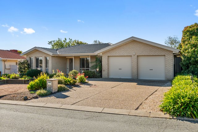 4 Dacomb Court, ACT 2615