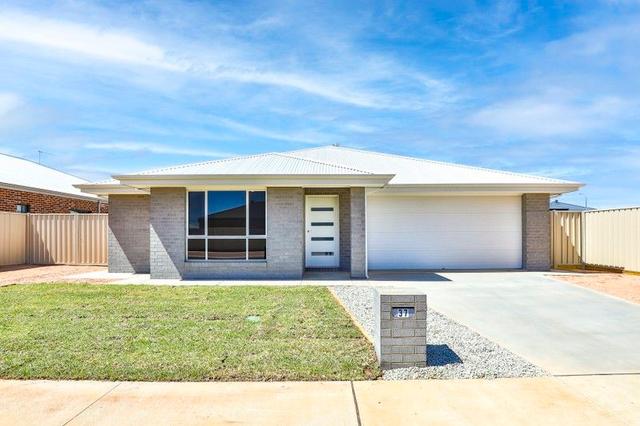 37 Luckymack Way, VIC 3500