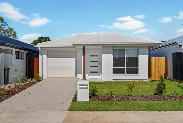 6 South Street, QLD 4505