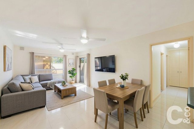 4/4 Canham Way, WA 6167