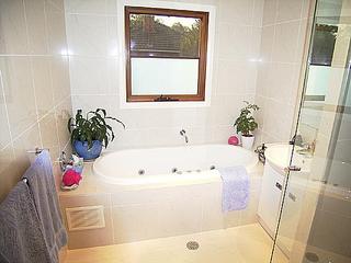 Bathroom (2005-04-13)