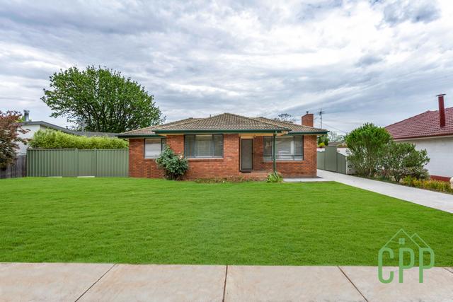 83A Officer Cres, ACT 2602