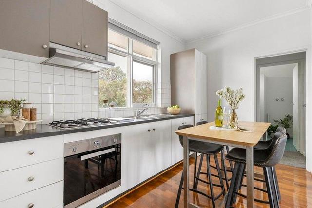 7/10 Normanby Avenue, VIC 3071