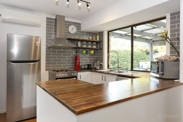 2/10 Sanctuary Court, QLD 4216