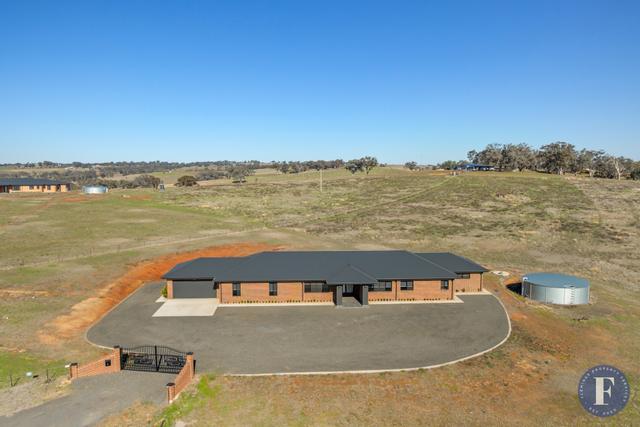 8 Crowe Road, NSW 2594