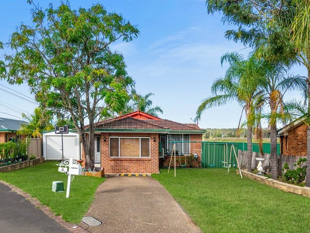 8 Hattah Way, NSW 2566